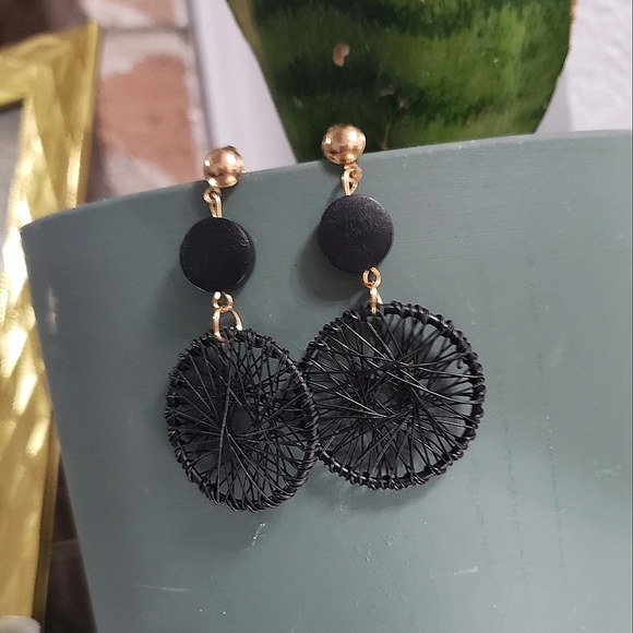 Black Mandala 🖤 Gold Round Dangle Earrings - Picture 3 of 4